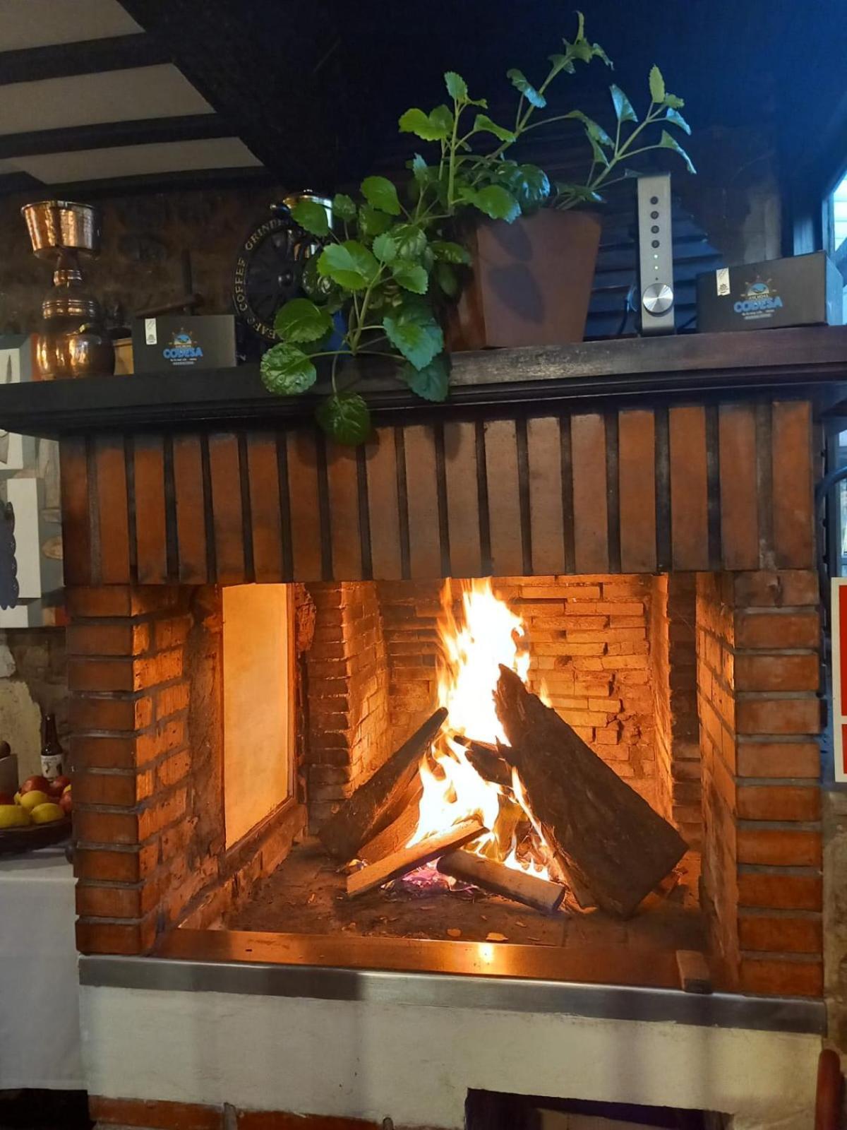 El Pucheru 4 Almas Otel Barcenaciones Dış mekan fotoğraf